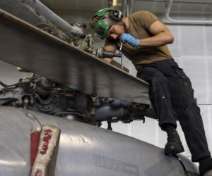 USS Abraham Lincoln na Morzu Arabskim. Tyrania dystansu jako granica amerykańskiej projekcji siły