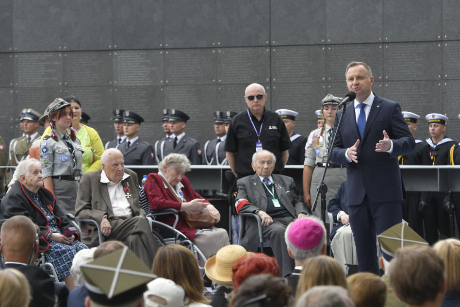  Andrzej Duda i Rafał Trzaskowski dziękują powstańcom