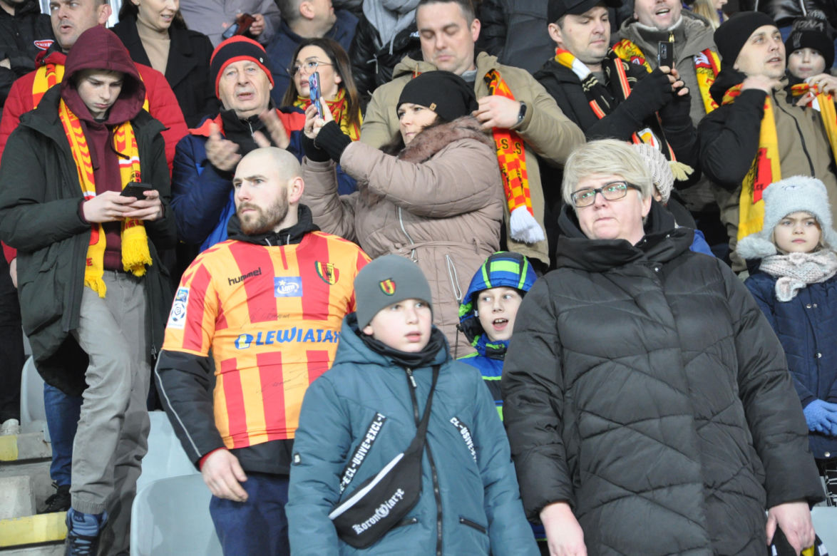 Korona Kielce - ŁKS Łódź. Zdjęcia kibiców na Suzuki Arenie