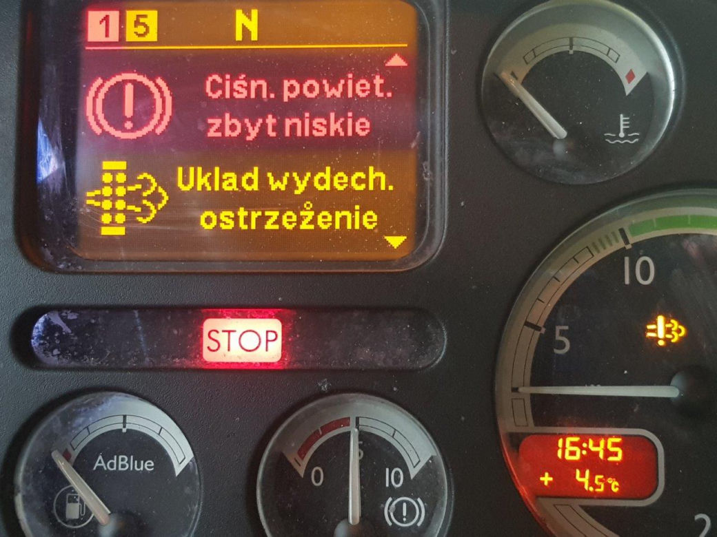 Ciężarówka pełna niesprawności - znaczyła teren i zatruwała środowisko