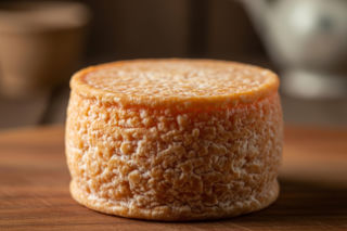 Groseran z Grodziska: Polski ser podbija świat, pokonując gigantów. Czy smak zaskoczy również Ciebie?