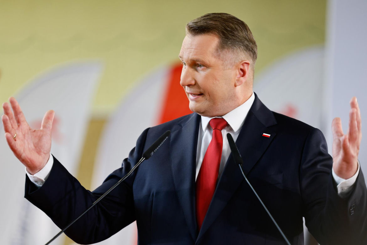 Przemysław Czarnek podczas otwartego spotkania z mieszkańcami Kalisza w hali OSRiR w Kaliszu