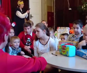 Michał Wiśniewski rozdał prezenty podopiecznym Domu Dziecka w Katowicach [ZDJĘCIA, WIDEO]
