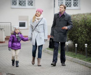 Przyjaciółki 3 sezon. Inga (Małgorzata Socha), Andrzej (Adam Krawczyk), Hania (Pola Figurska)