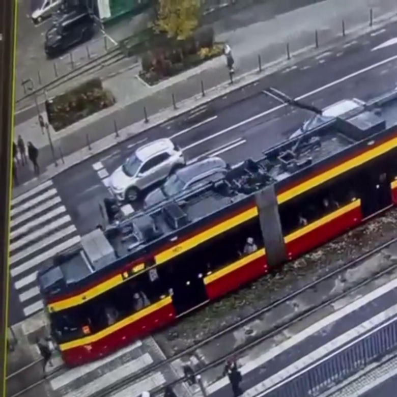 Łódź. Przerażające wypadki z udziałem pieszych. Jest wideo nagranie z tramwaju [ZDJĘCIA].