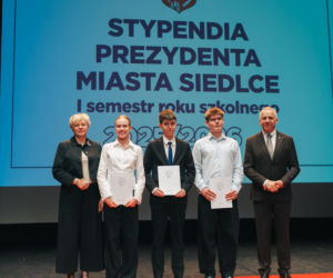 Najzdolniejsi uczniowie odebrali stypendia Prezydenta Miasta Siedlce