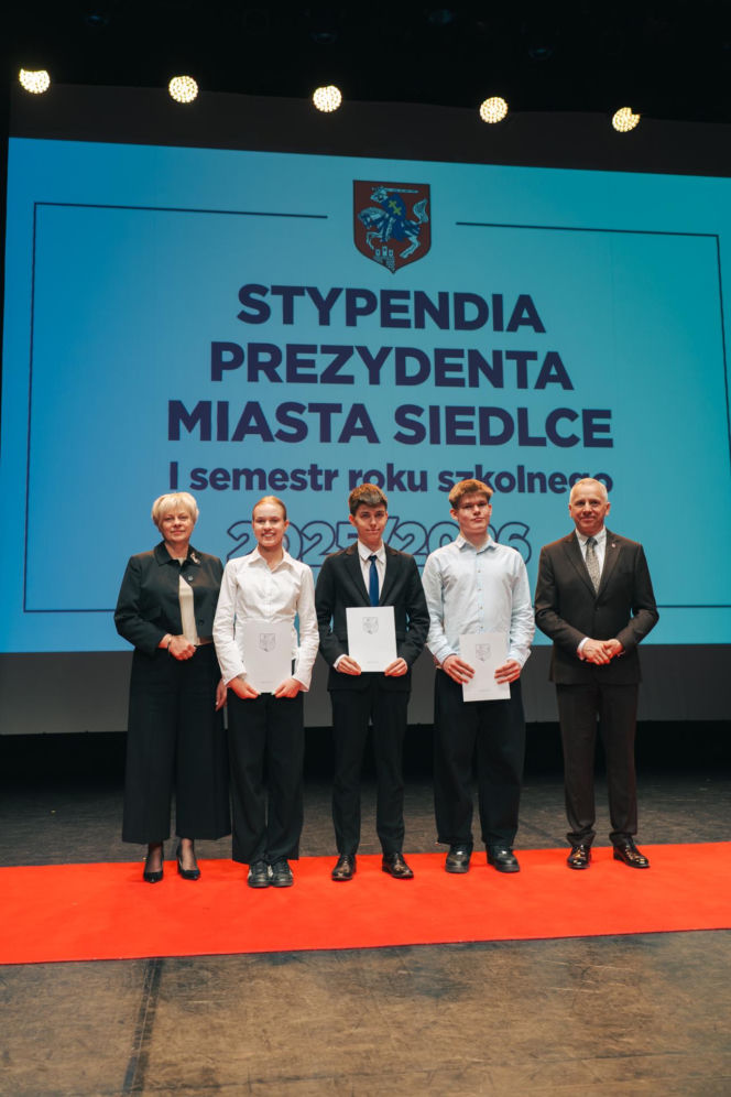 Najzdolniejsi uczniowie odebrali stypendia Prezydenta Miasta Siedlce