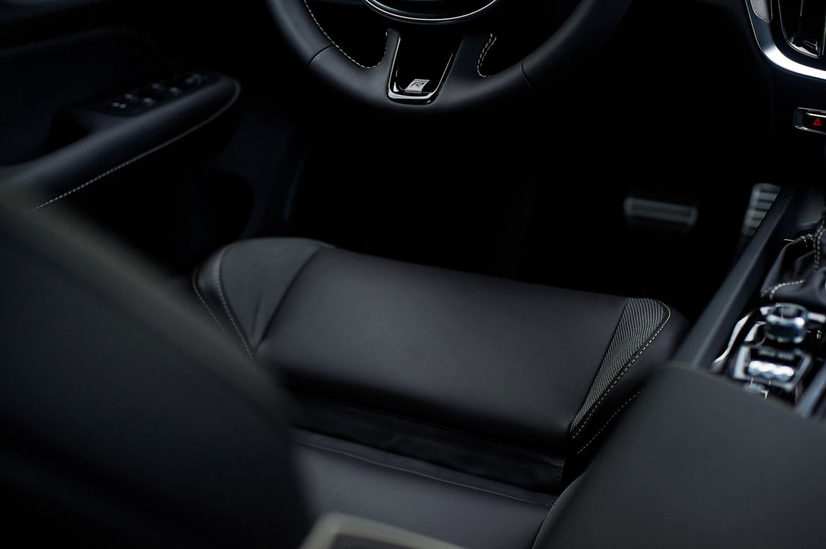 Volvo S60 T5 R Design First Edition