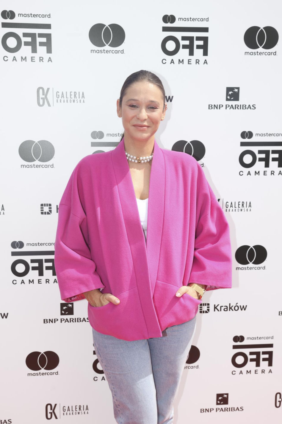 Anna Szymańczyk kiedyś i dziś. Tak aktorka zmieniała się od "Pierwszej miłości" do roli w "Znachorze"
