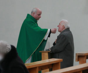Dałem 10 zł biednej dziewczynce. Wielkie serce Lecha Wałęsy!