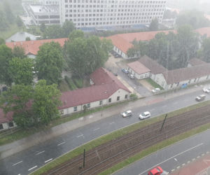  Pogodowy armagedon w Krakowie: Ponad 150 interwencji straży, grad wielkości orzechów włoskich i wielka ulewa
