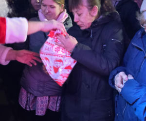 Wigilia w Coffee House Waryńskiego 19. Święty Mikołaj przyszedł do potrzebujących wsparcia