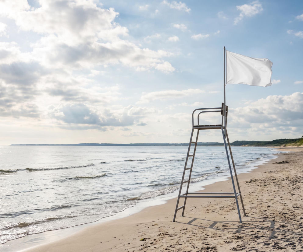 Sinice Sopot. Czy w Sopocie można się kąpać 10.08? Flaga, warunki pogodowe