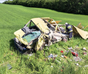 Pękła mu guma i stracił panowanie nad ciężarówką! Paskudny wypadek koło Trzemeszna