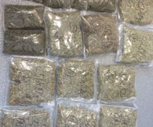 Policjanci zabezpieczyli 7 kg marihuany i 4,5 grama amfetaminy w podkrakowskim garażu