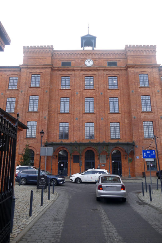 Wstrząsający mord w Łodzi. Zabił przyjaciół, bo zobaczył demony