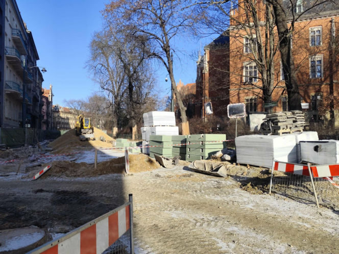 Koszmar w centrum Krakowa. Remont torowiska na Piłsudskiego potrwa do 2026 roku! Mieszkańcy tracą cierpliwość