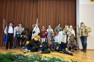 Gwiżdże, czyli kaszubskie kolędowanie. Paneszki w Żelistrzewie ponownie odwiedzą domy!