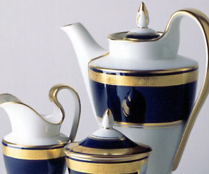 Porcelana Furstenberg. Serwis Empire (model z roku 1805) w kobaltowo-złotej dekoracji Thetis.