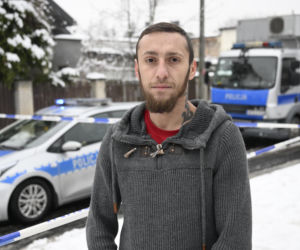 Zwłoki małżeństwa na Targówku. Świadkowie o szturmie antyterrorystów: W życiu czegoś takiego nie widziałem