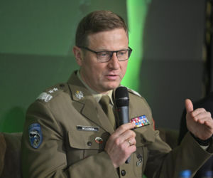 Konferencja Portalu Obronnego „Odporność cyfrowa i informacyjna Polski. Wyzwania w dobie wojny hybrydowej. Drugi panel