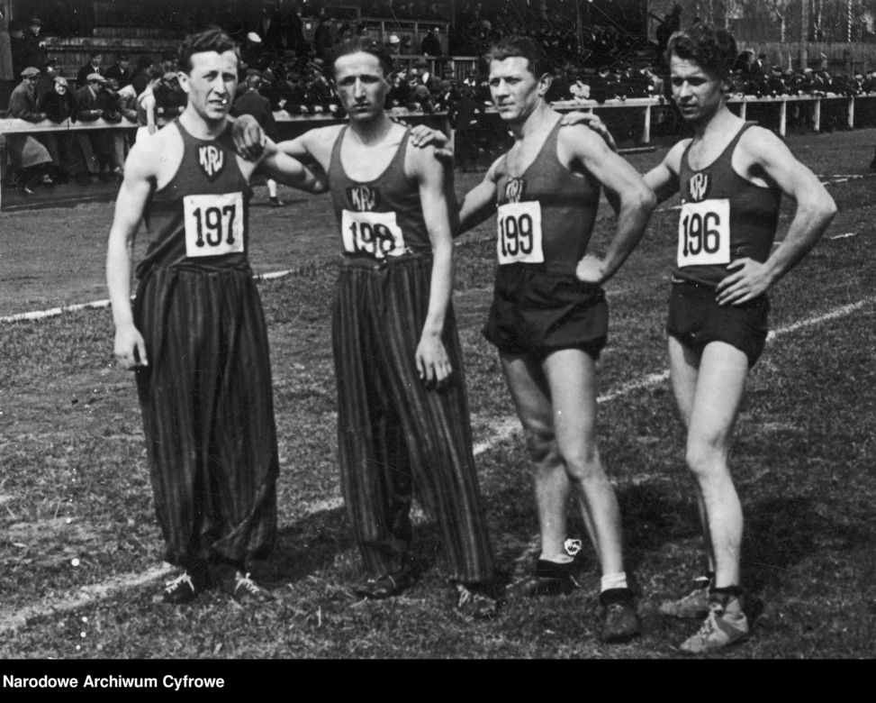 Zwycięska drużyna z KPW Ognisko Białystok. 1937 rok