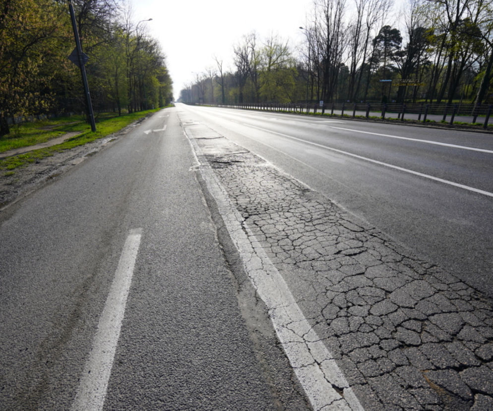 Drogowcy wyremontują dziurawy wlot do Warszawy. Do tej pory nie było na to pieniędzy 