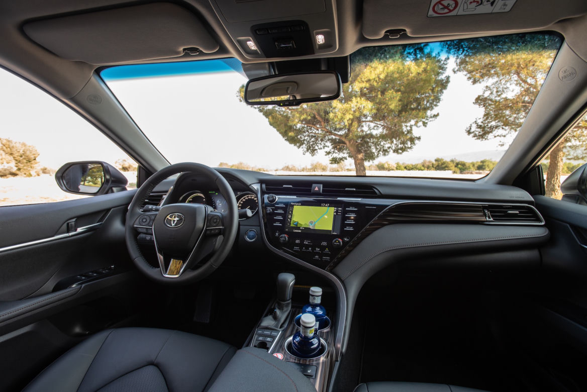 Toyota Camry 2.5 Hybrid Dynamic Force 218 KM e-CVT Executive