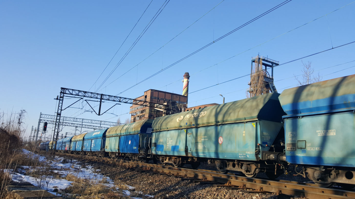 Złomiarze dewastują budynki po kopalni Mysłowice