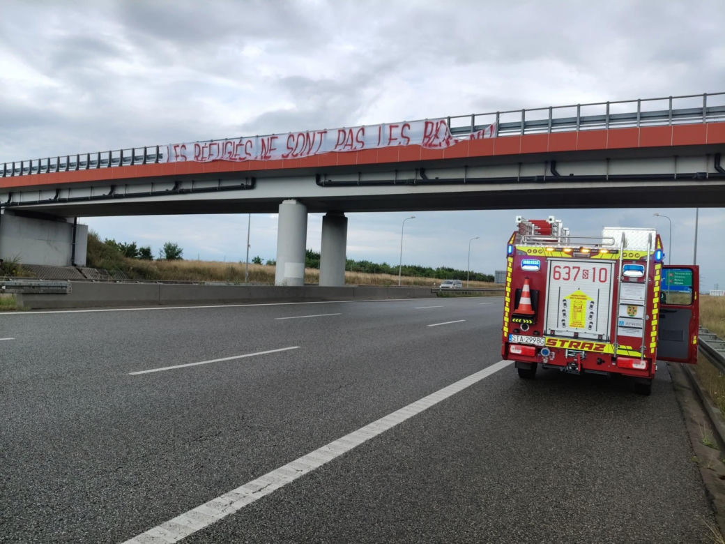 Akcja usuwania baneru w Szałszy
