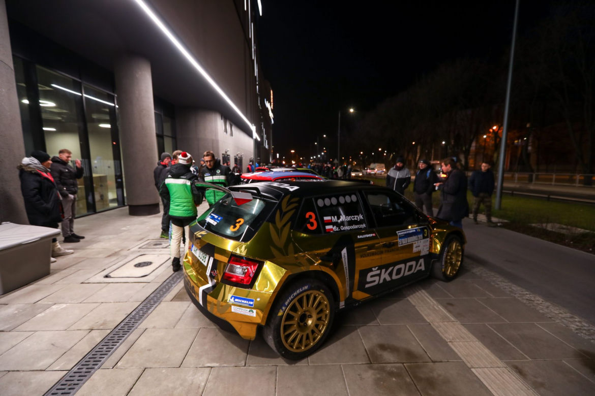 Złota Skoda Fabia R5 zespołu rajdowego Miko Marczyk Motorsport