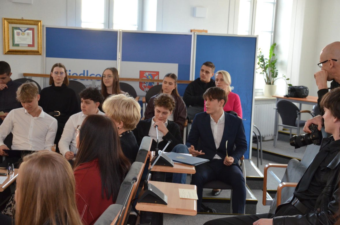 Czy w Siedlcach rośnie pokolenie dialogu? Wielkie podsumowanie debat młodzieżowych