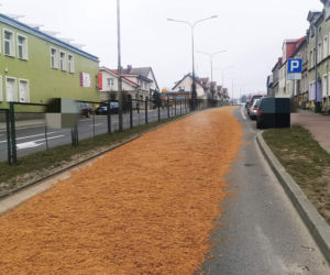 Młóto wysypało się na główną ulicę w Połczynie-Zdroju