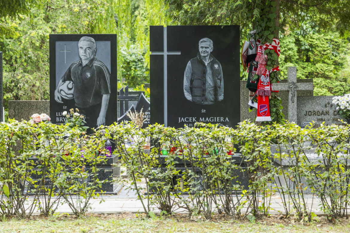 Groby Lucjana Brychczego i Jacka Magiery