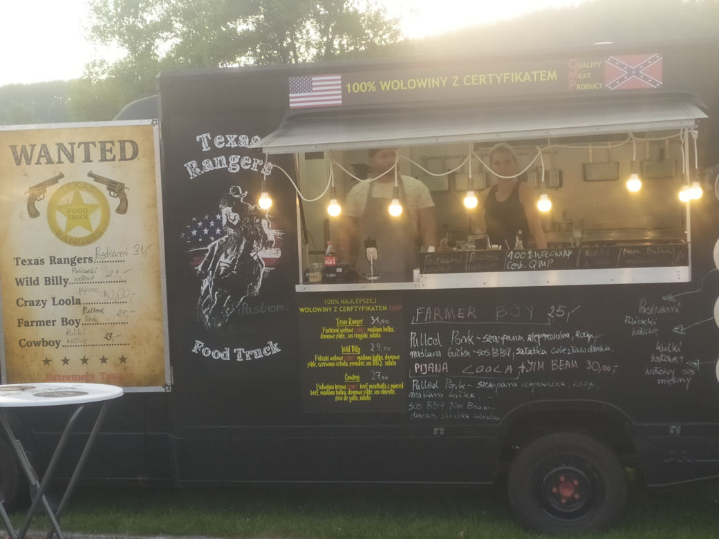 foodtracki na Bulwarach nad Sołą