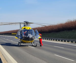 Zderzenie busa z cysterną. Ekspresówka całkowicie zablokowana