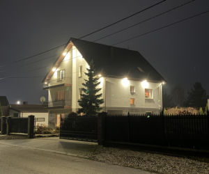 Mrozy ciało mężczyzny w domu