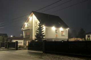 Mrozy ciało mężczyzny w domu