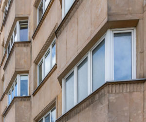Zabytkowa kamienica z al. Jerozolimskich 101 w Warszawie
