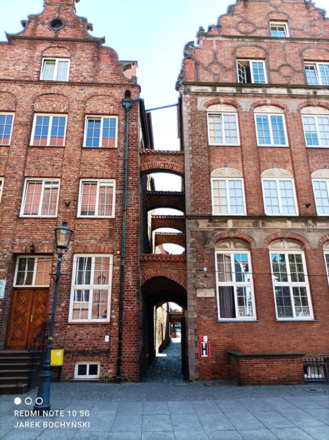 Najpiękniejsza uliczka w woj. warmińsko-mazurskim. Otwiera się tylko na kilka godzin