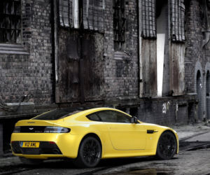 Aston Martin V12 Vantage S