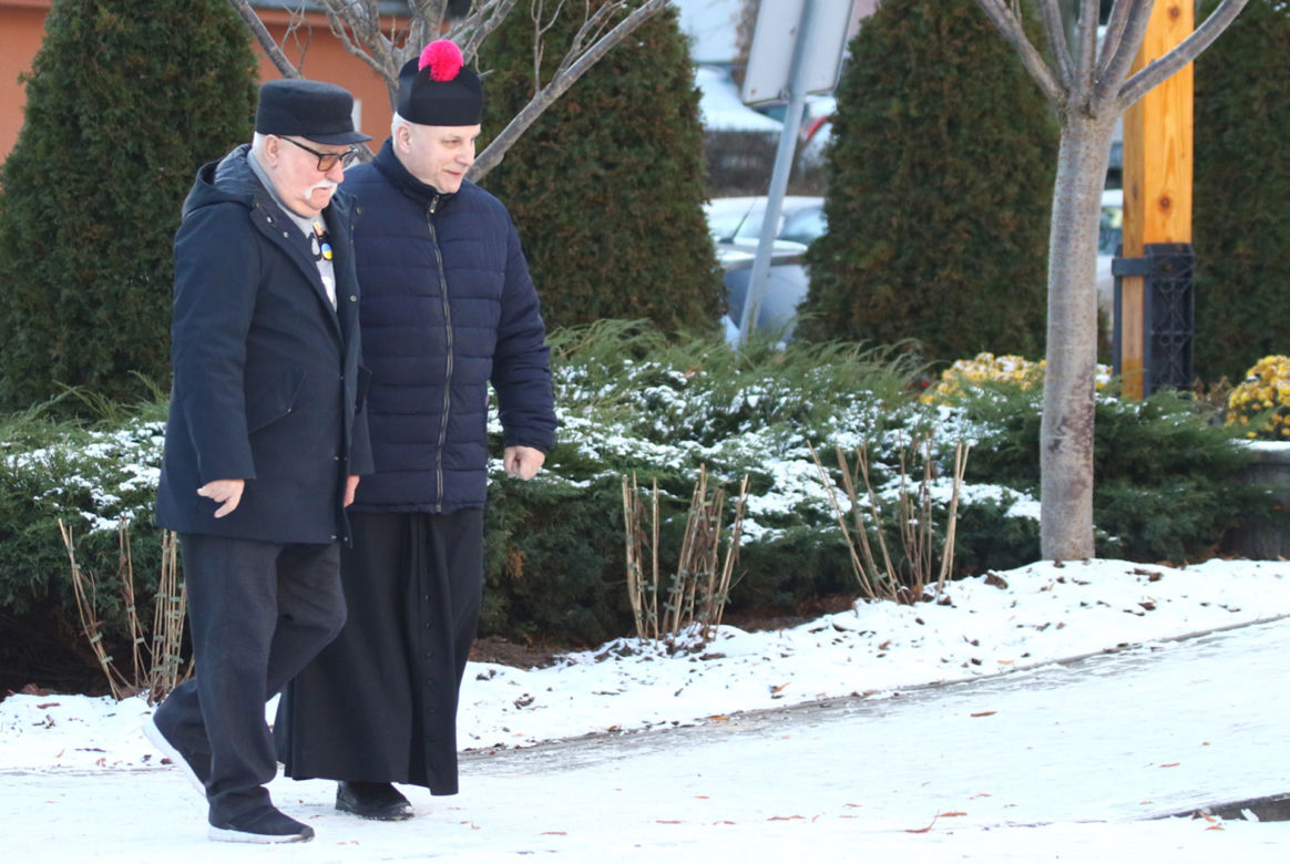 Lech Wałęsa wybrał się do kościoła i zaskoczył wszystkich. Nie powtórzył swojego zwyczaju! 