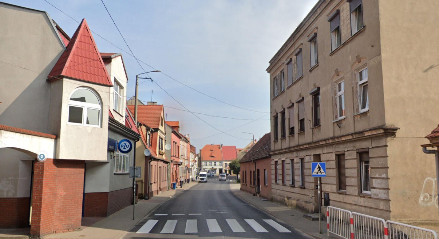 Najdalej na północ wysunięte miasto na Dolnym śląsku. Dawne mury obronne wciąż tu istnieją 