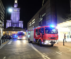 Pożar na siłowni w Złotych Tarasach. Wielka ewakuacja całego budynku