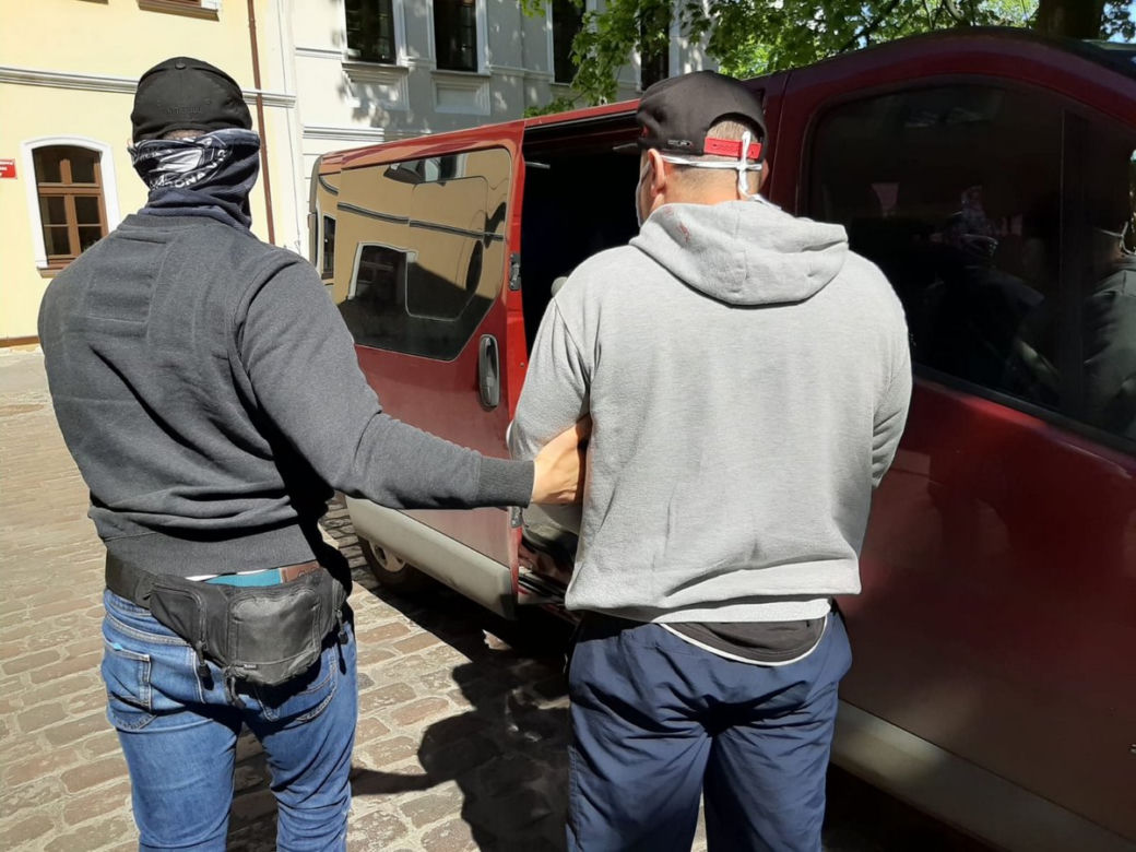 Ukradli Jaguara! Długo autem się nie nacieszyli 