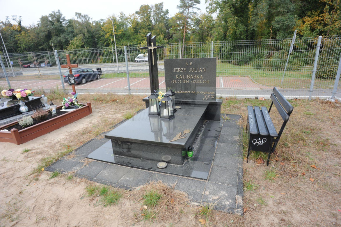 Tak wygląda grób słynnego uwodziciela z czasów PRL, Jerzego Kalibabki