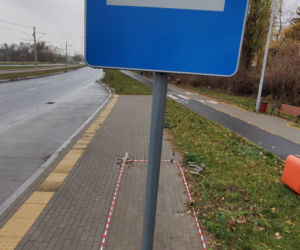 Przystanek-widmo z Torunia stał pusty trzy lata, teraz zniknął. Magistrat milczy.