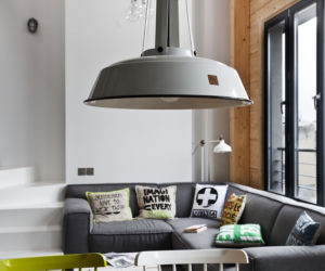 Szara loftowa lampa