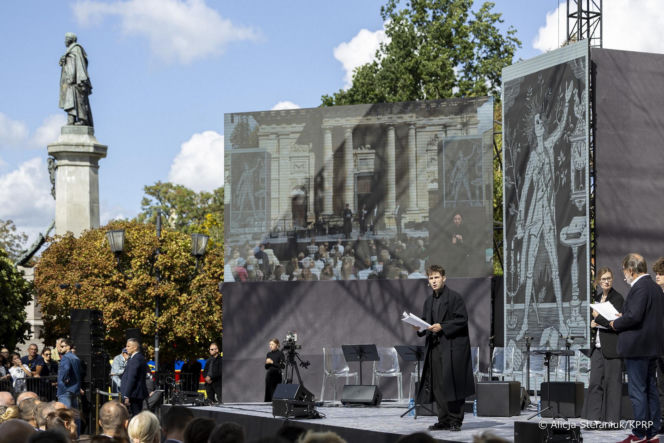 Narodowe czytanie z Karolem i Martą Nawrockimi