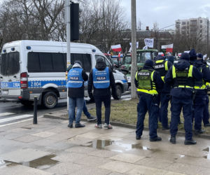 Ponad 100 ciągników jedzie do Warszawy. Rolnicy sparaliżują stolicę